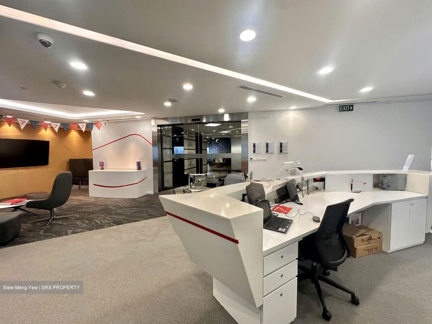 Gateway West (D7), Office #600645061